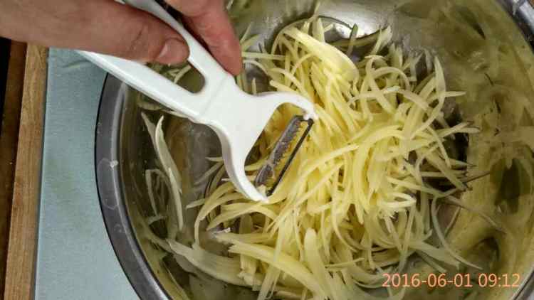 土豆丝卷饼#新鲜从这步骤4