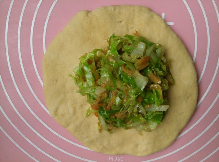 包菜虾皮饼步骤5