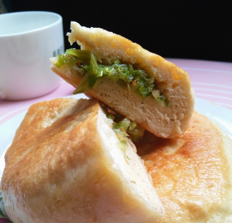 包菜虾皮饼步骤9