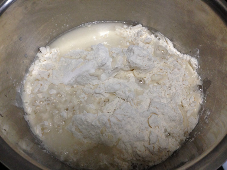鸡油香葱手撕饼步骤1