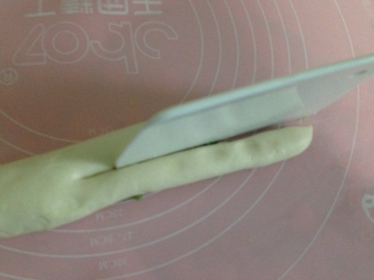 鸡油香葱手撕饼步骤11