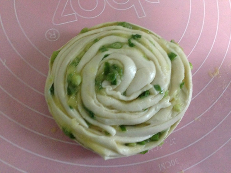 鸡油香葱手撕饼步骤14