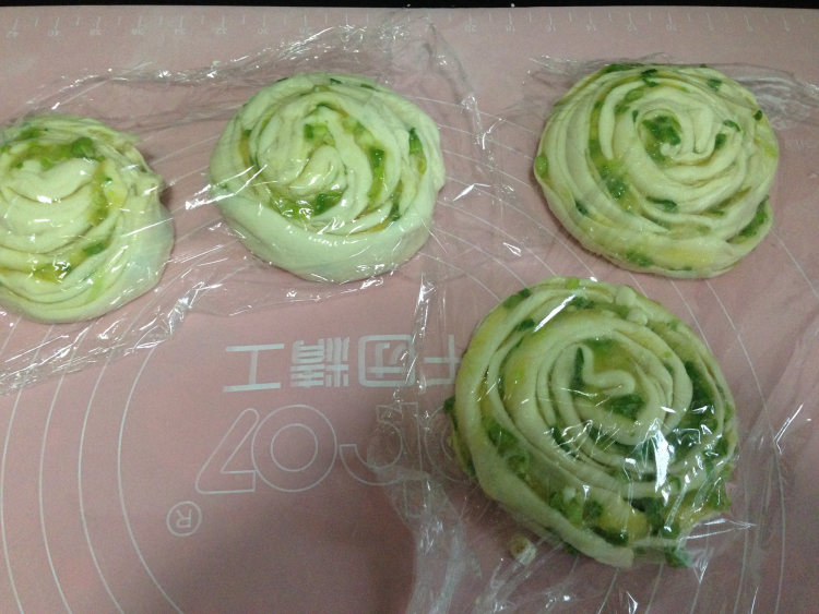 鸡油香葱手撕饼步骤15