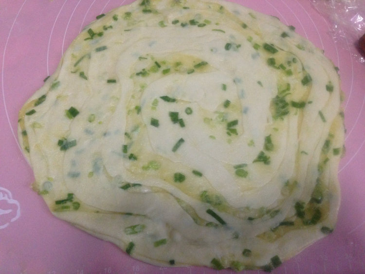 鸡油香葱手撕饼步骤17