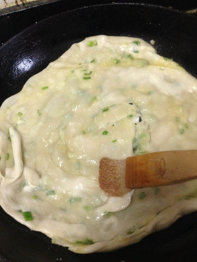 鸡油香葱手撕饼步骤18