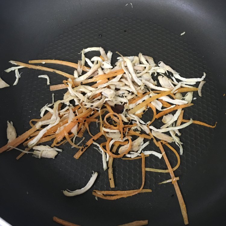鸡丝脆心煎饼卷步骤4