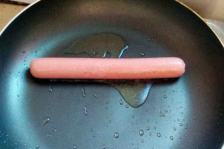 鸡蛋肉肠卷步骤7