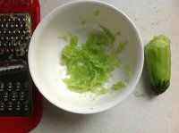 黄瓜黑芝麻饼步骤1