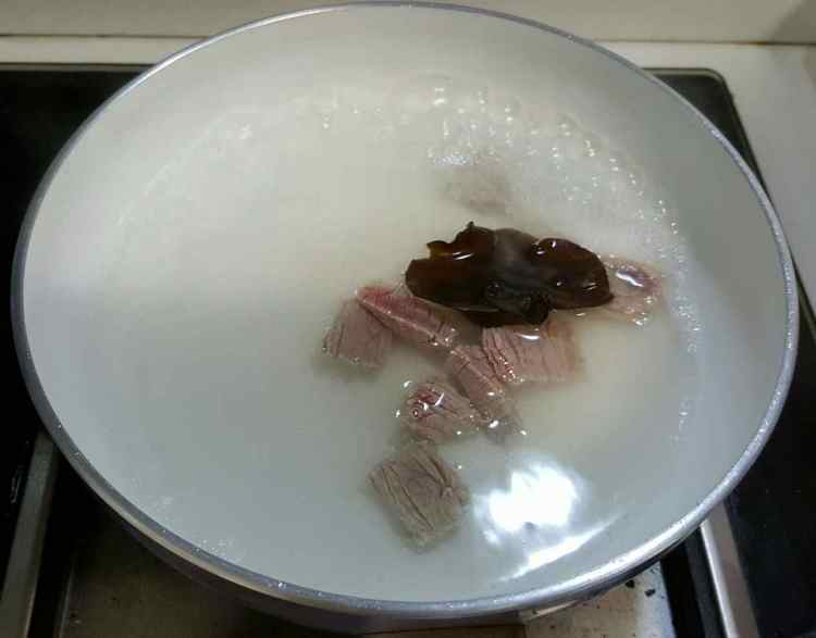番茄牛肉蔬菜饼步骤1