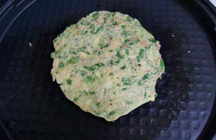 茼蒿豆腐鸡蛋饼步骤7