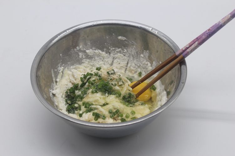 土豆葱香饼步骤4