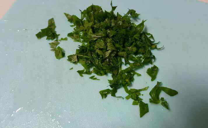 芹菜叶奶酪山药鸡蛋饼步骤3
