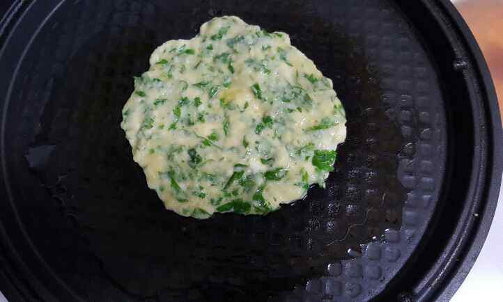 芹菜叶奶酪山药鸡蛋饼步骤7