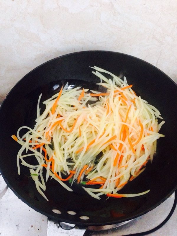 薄饼卷土豆丝步骤11
