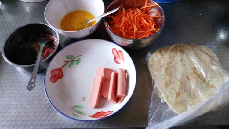 胡萝卜丝卷饼步骤1