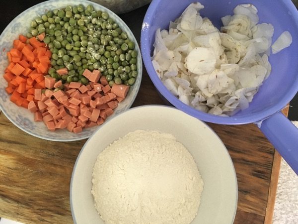金樱子花饼步骤1