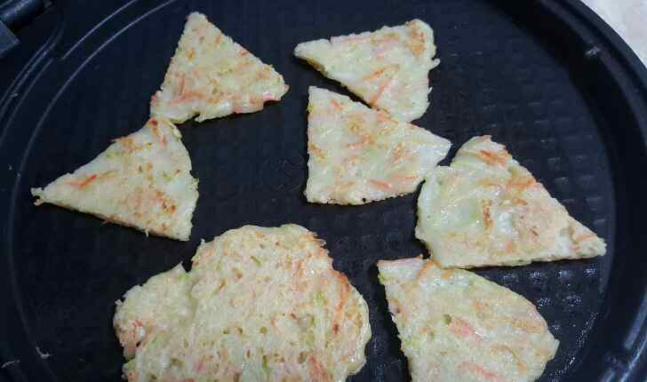 西葫芦土豆丝饼步骤7