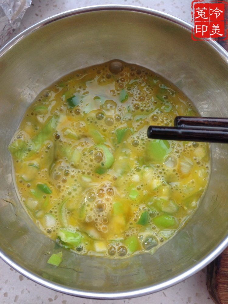虾酱鸡蛋煎饼卷步骤1