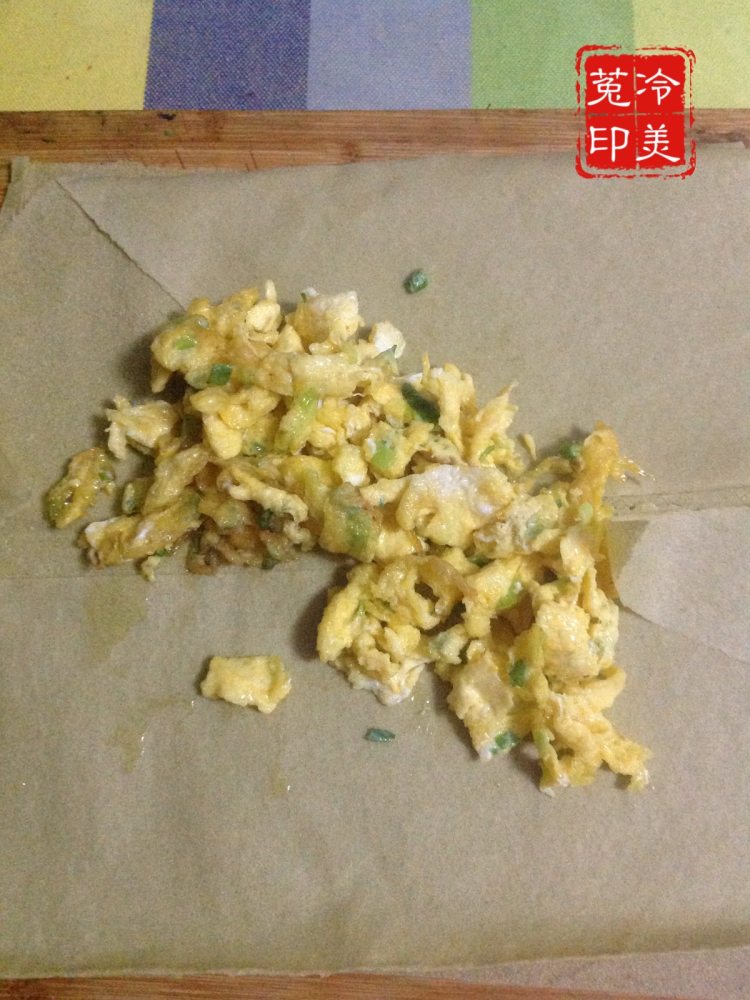 虾酱鸡蛋煎饼卷步骤6