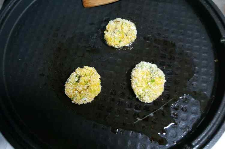 菠菜皮皮虾酥饼步骤8