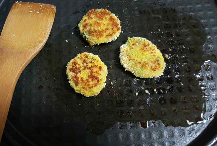 菠菜皮皮虾酥饼步骤9