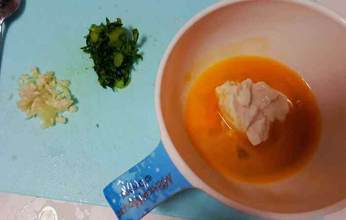 芥兰豆腐蛋卷步骤1