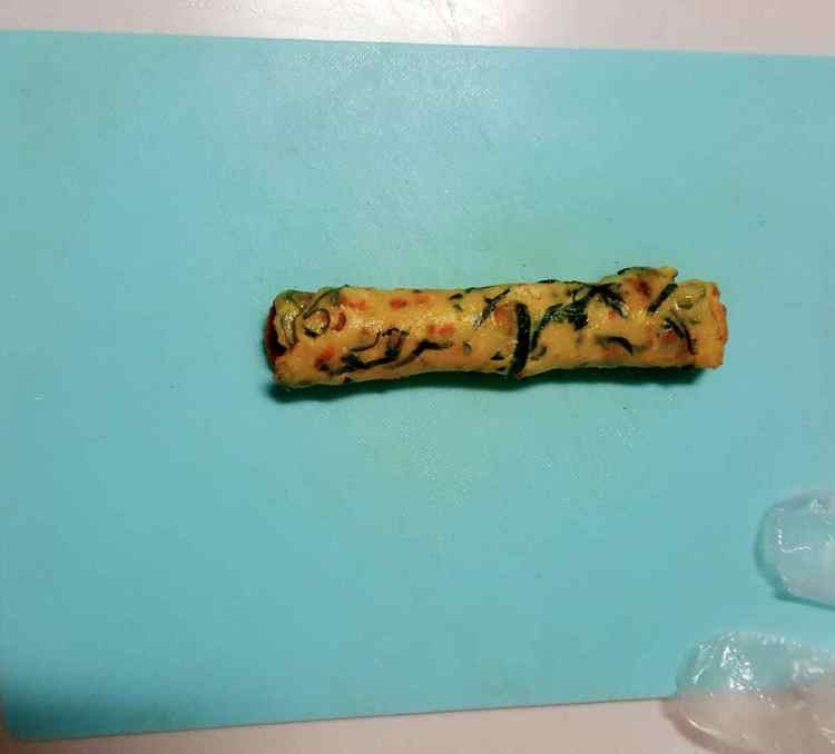 芥兰豆腐蛋卷步骤9