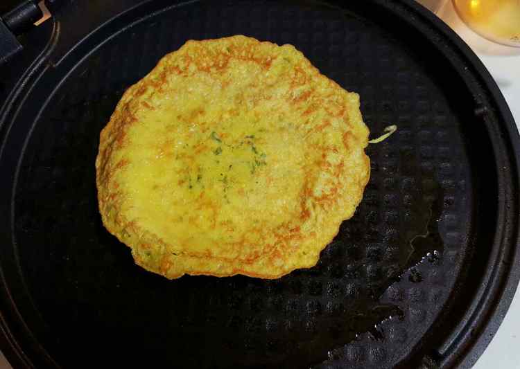 宝宝辅食香椿蛋饼步骤8