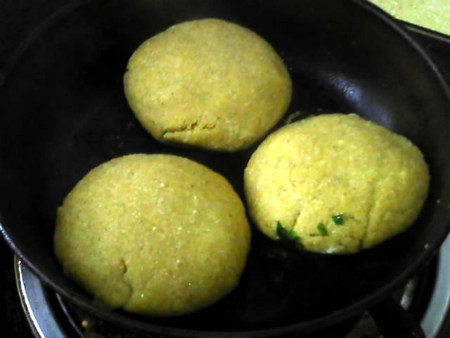 韭菜鸡蛋玉米饼步骤22