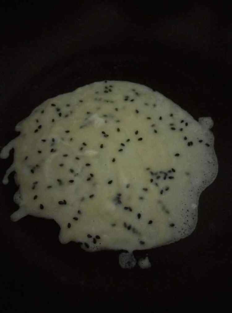 芝麻鸡蛋饼步骤8