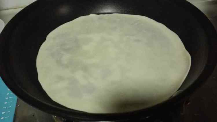 芦笋鸡蛋灌饼步骤8