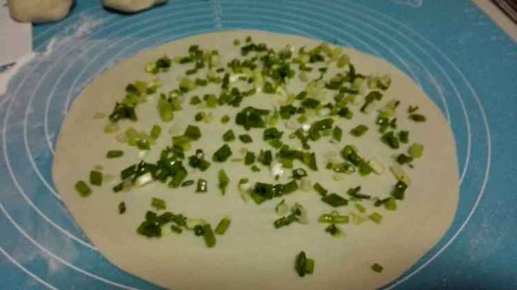 烫面葱油饼步骤5