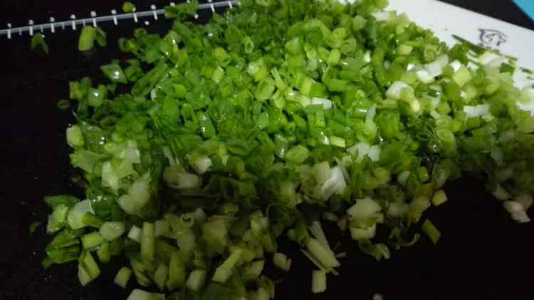 烫面葱油饼步骤3