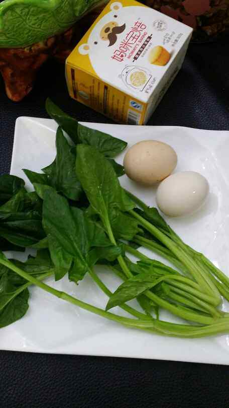 鸡蛋菠菜饼步骤1