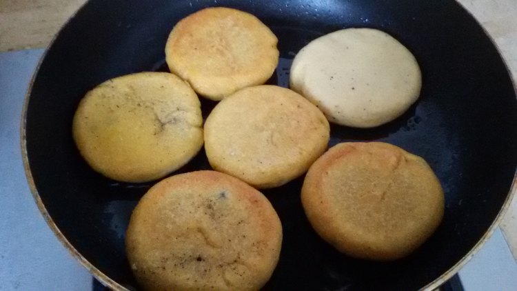 黑糖芝麻玉米煎饼步骤8