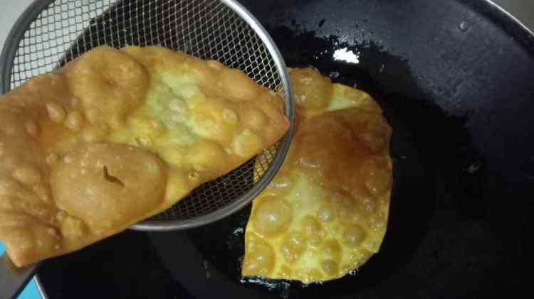 自制煎饼果子(蛋饼)步骤7