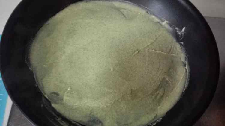 自制煎饼果子(蛋饼)步骤9