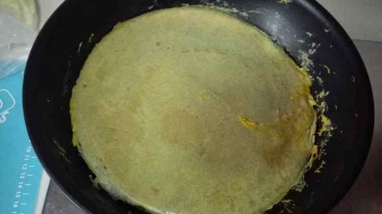 自制煎饼果子(蛋饼)步骤13