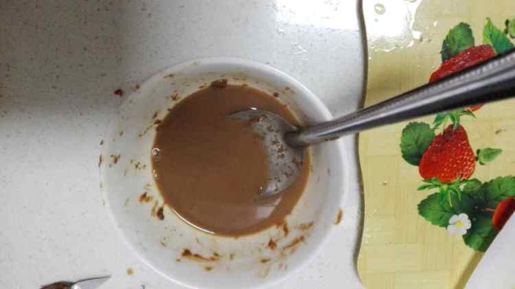 鸡蛋薄饼巧克力香蕉卷步骤3