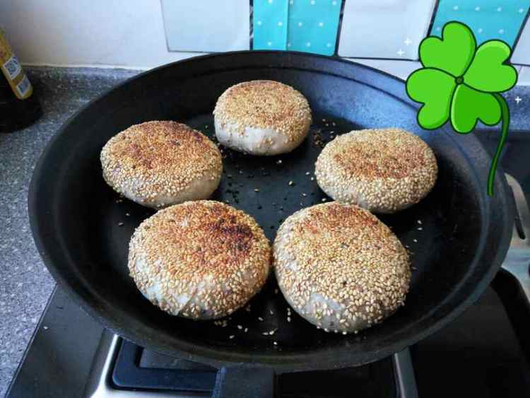 芝麻酱牛肉烧饼步骤13
