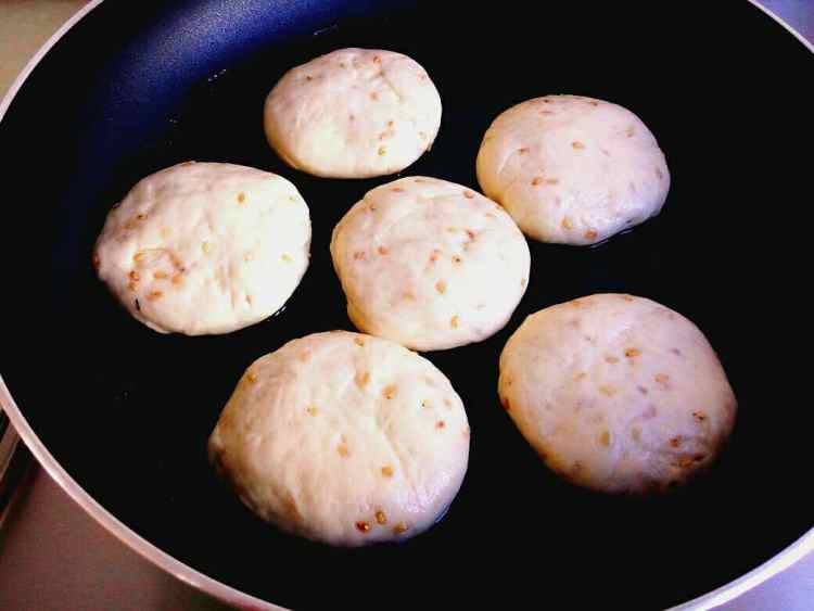 芝麻小饼步骤5