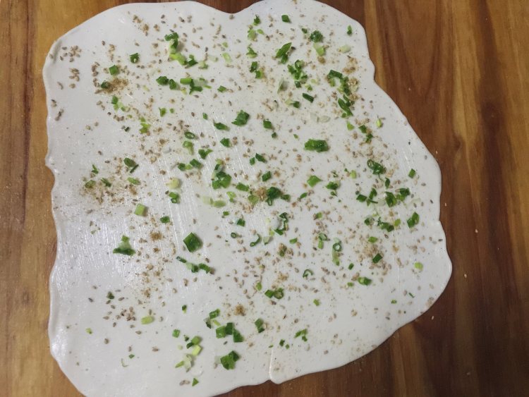 芝麻香葱千层饼步骤2