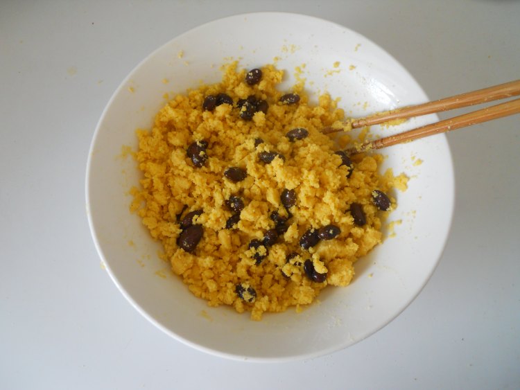 香甜玉米黑豆饼步骤4