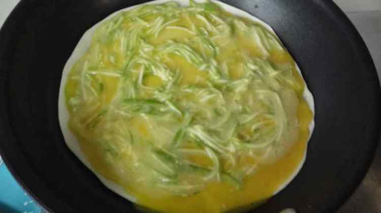 西葫芦鸡蛋灌饼步骤9