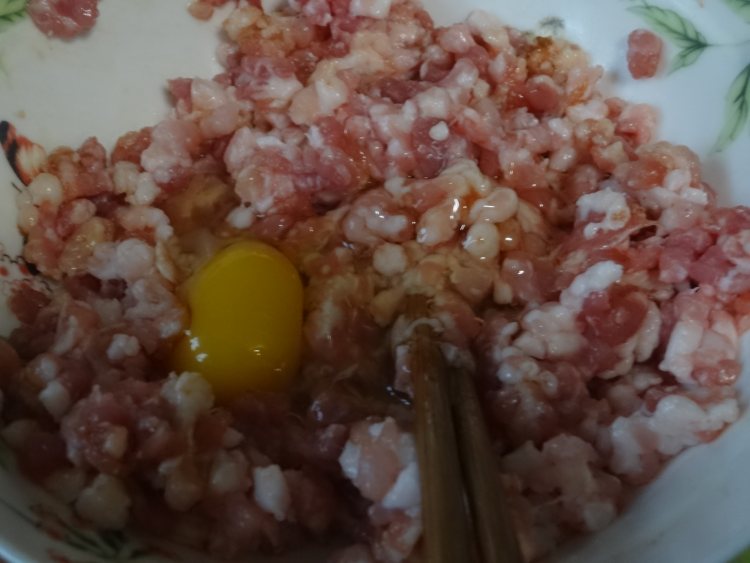 芹菜小肉饼步骤3