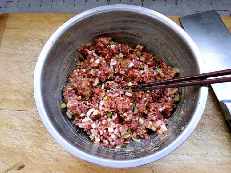 牛肉大白菜馅饼步骤1