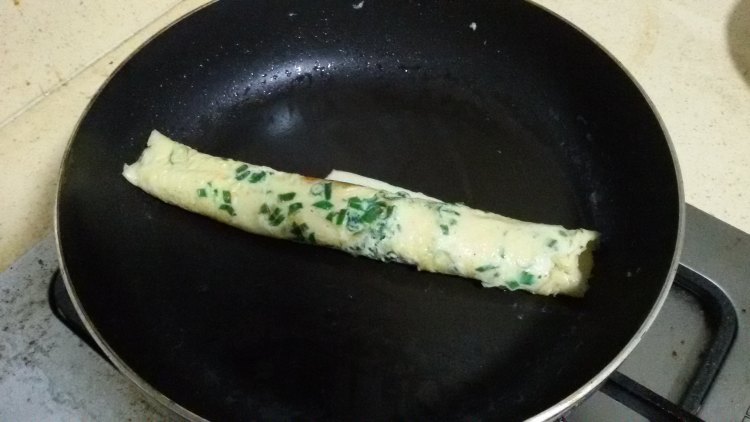 葱香蛋卷果子步骤9