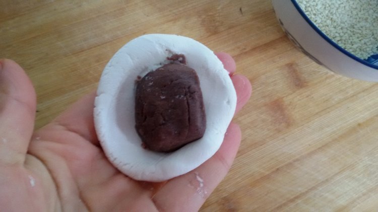 麻香红豆糯米饼步骤3