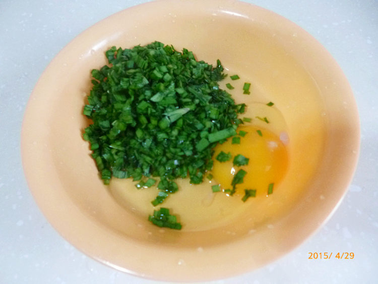 韭菜鸡蛋软饼步骤2