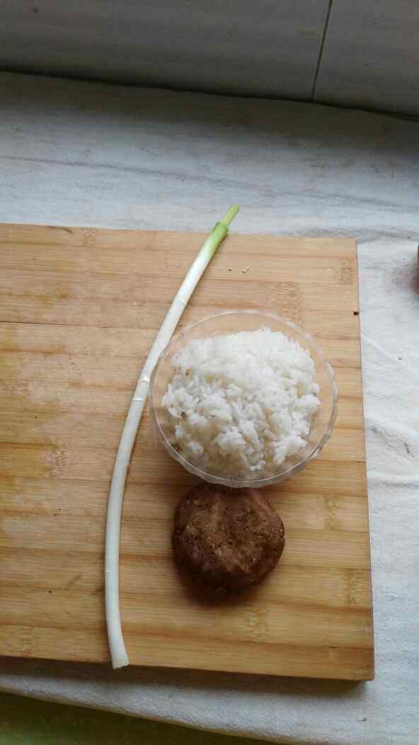 双椒牛肉鸡蛋米饭饼步骤2